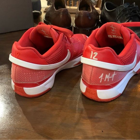 Nike Ja Morant (Gently worn/Like New)
Nike Men's 9 Athletic Shoes - Picture 6 of 11